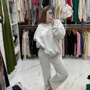 Grey sweatpants and sweatshirt matching set in heather grey